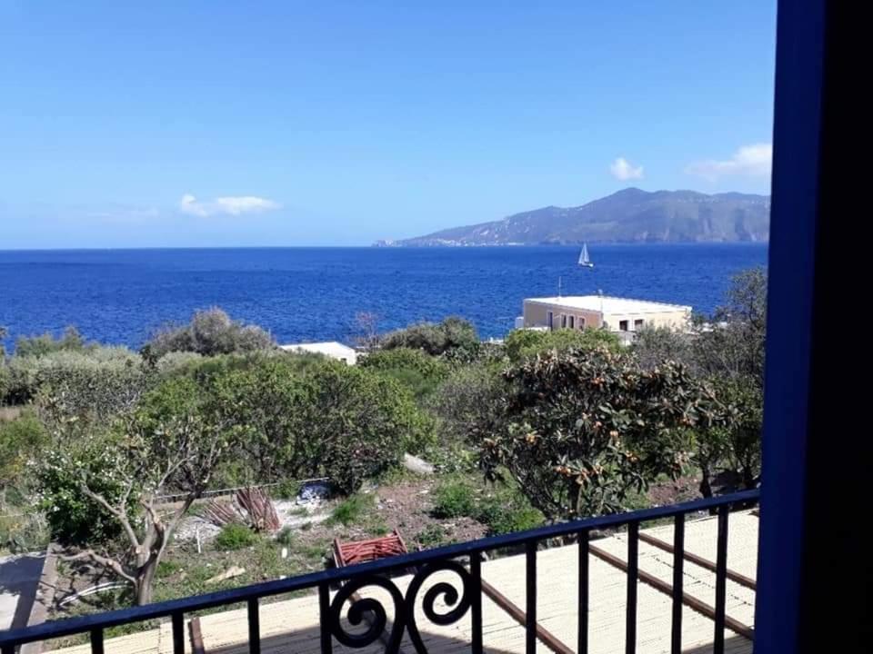Villa Insolia Santa Marina Salina Oda fotoğraf