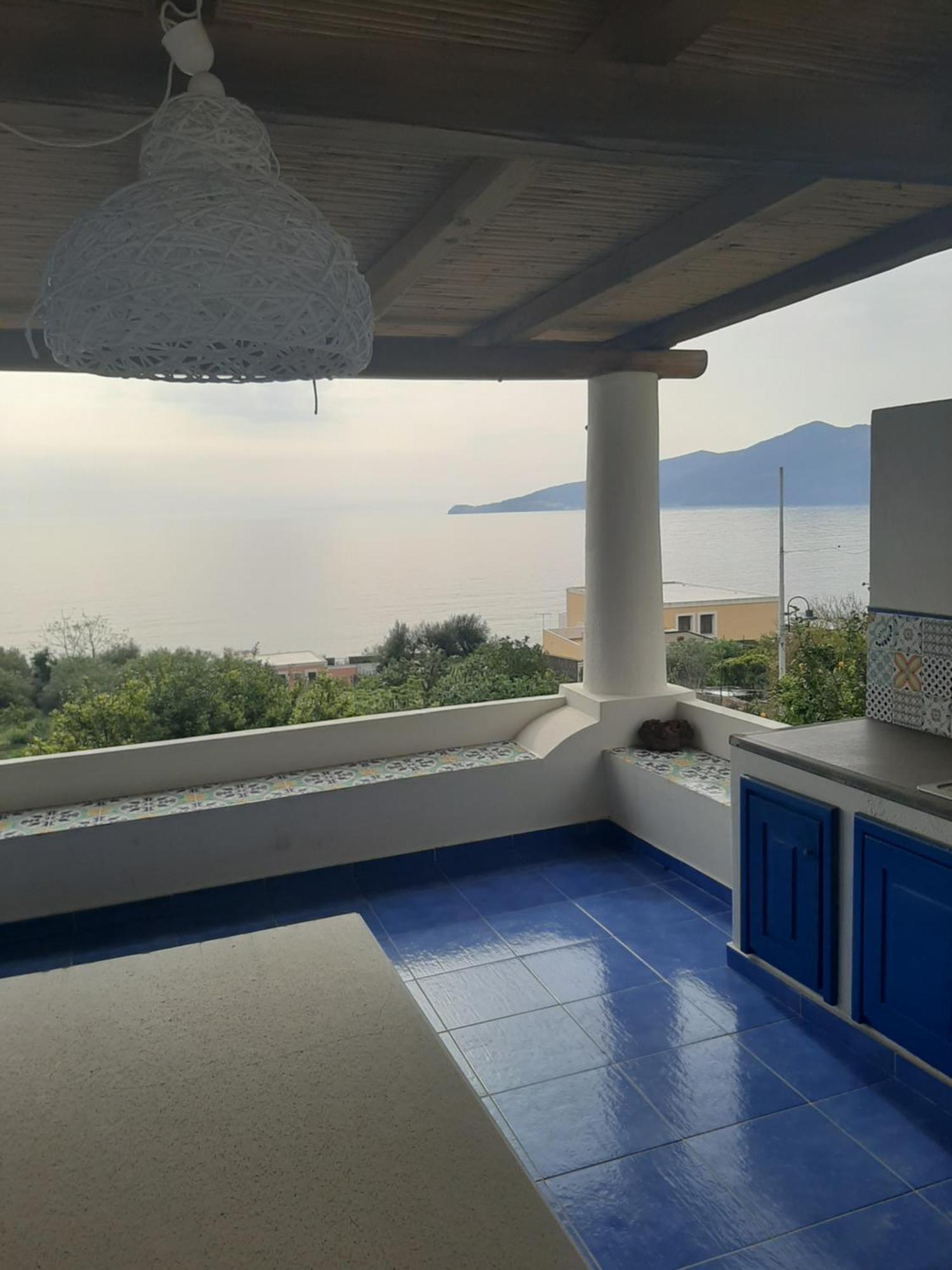Villa Insolia Santa Marina Salina Oda fotoğraf
